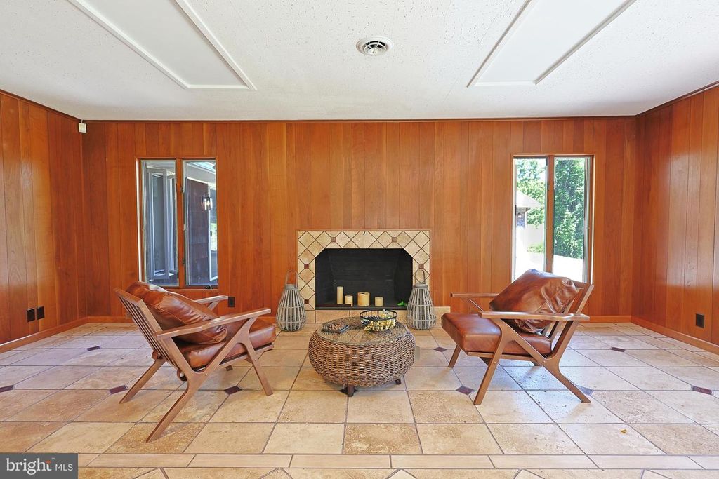 Image 5 of property listing at 12421 HENRY DR SW, Lavale, MD 21502