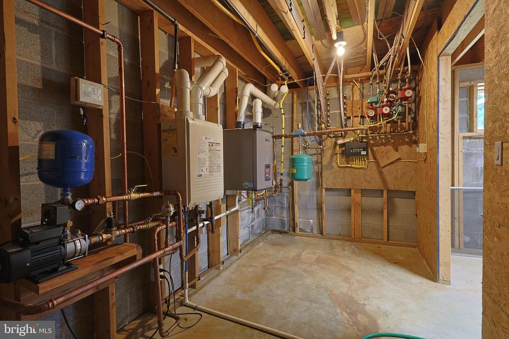 Image 83 of property listing at 12421 HENRY DR SW, Lavale, MD 21502