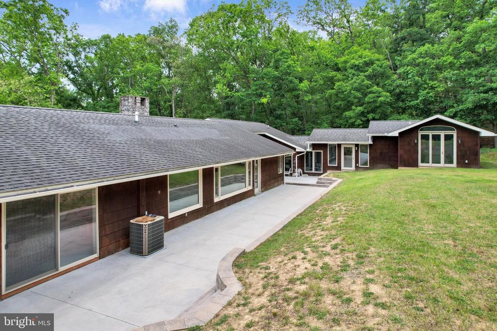 Image 95 of property listing at 12421 HENRY DR SW, Lavale, MD 21502