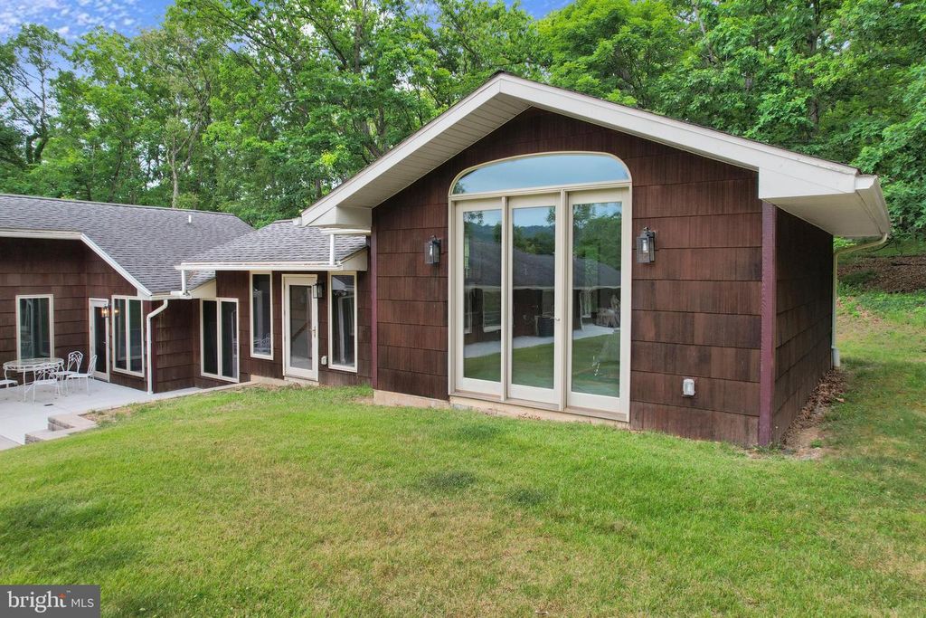 Image 98 of property listing at 12421 HENRY DR SW, Lavale, MD 21502