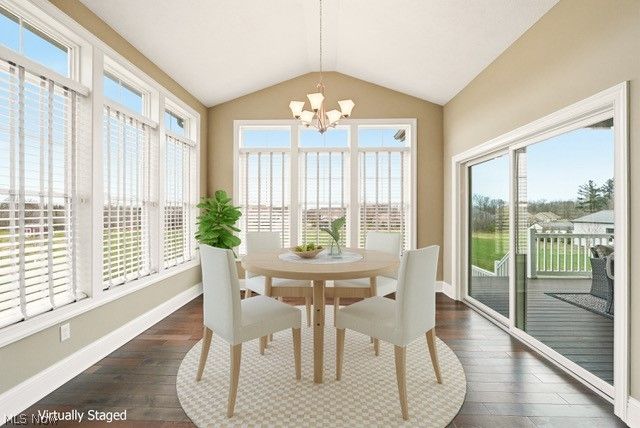 637 Lyonswood Drive, Hinckley, OH 44233