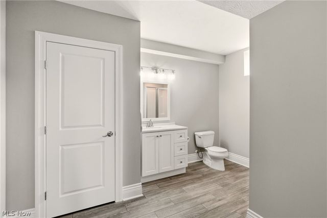 637 Lyonswood Drive, Hinckley, OH 44233