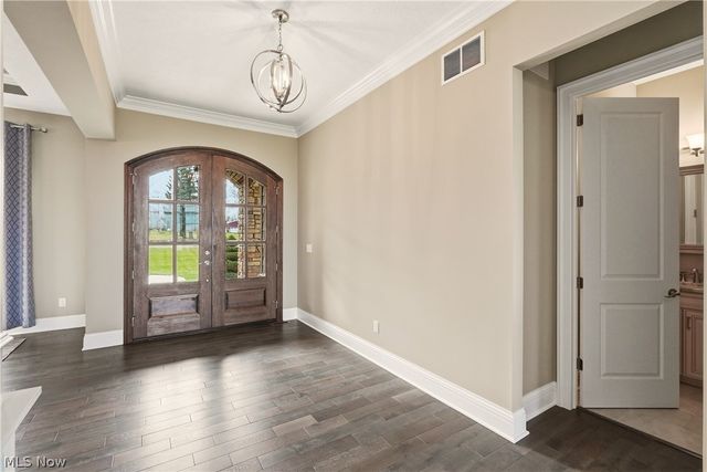 637 Lyonswood Drive, Hinckley, OH 44233