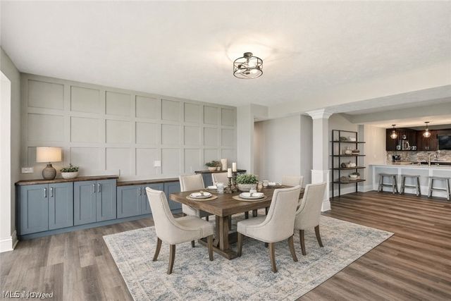 637 Lyonswood Drive, Hinckley, OH 44233