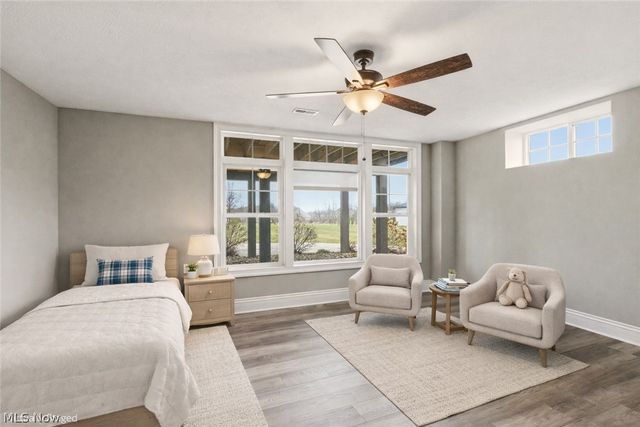 637 Lyonswood Drive, Hinckley, OH 44233