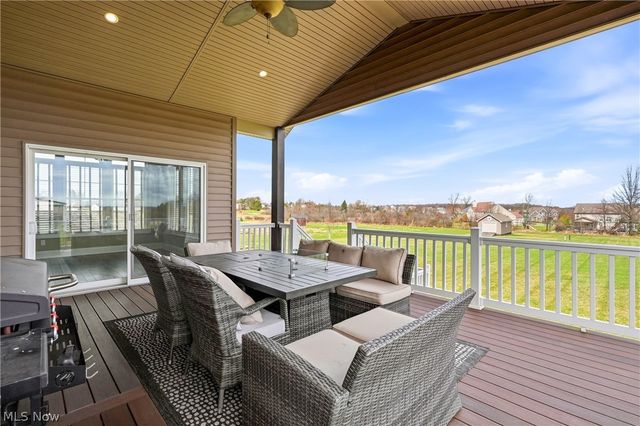 637 Lyonswood Drive, Hinckley, OH 44233