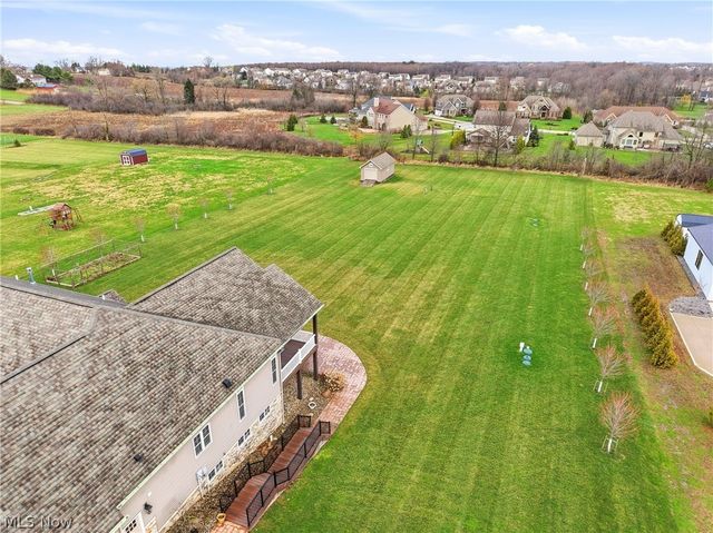 637 Lyonswood Drive, Hinckley, OH 44233