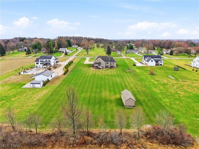 637 Lyonswood Drive, Hinckley, OH 44233