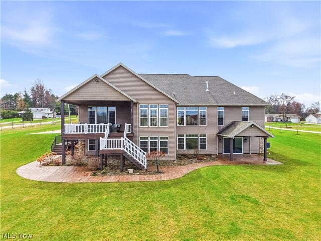 637 Lyonswood Drive, Hinckley, OH 44233