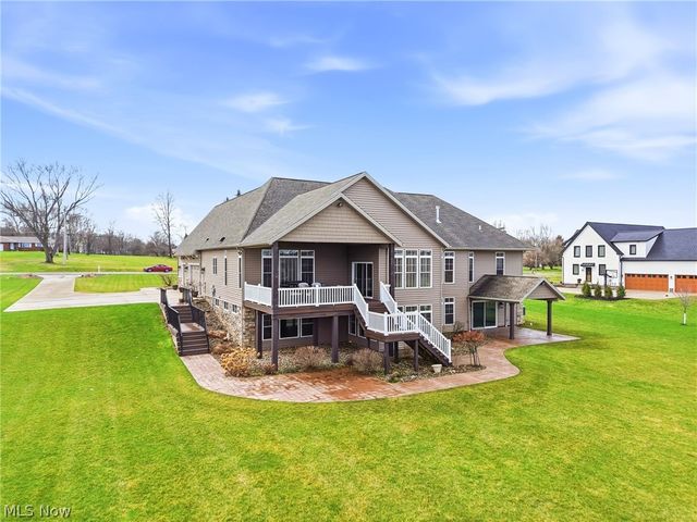 637 Lyonswood Drive, Hinckley, OH 44233