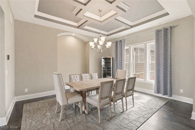 637 Lyonswood Drive, Hinckley, OH 44233