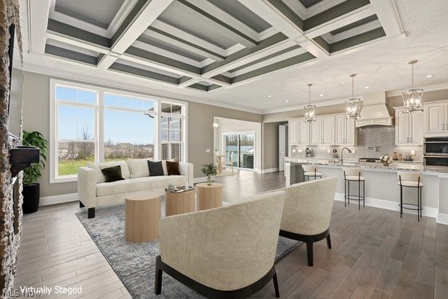 637 Lyonswood Drive, Hinckley, OH 44233