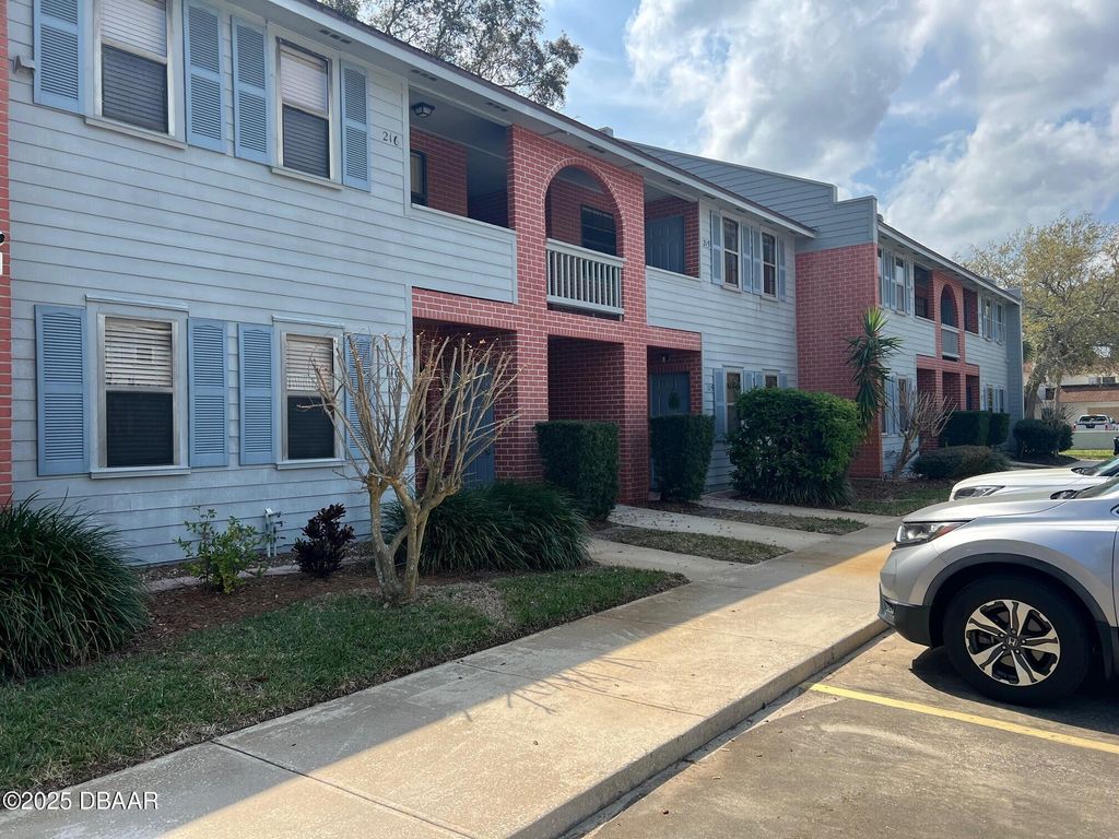 1795 Harrison St Apt 215, Titusville, FL 32780