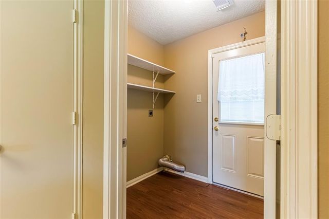 988 Birnham Woods Boulevard, Pasadena, TX 77503