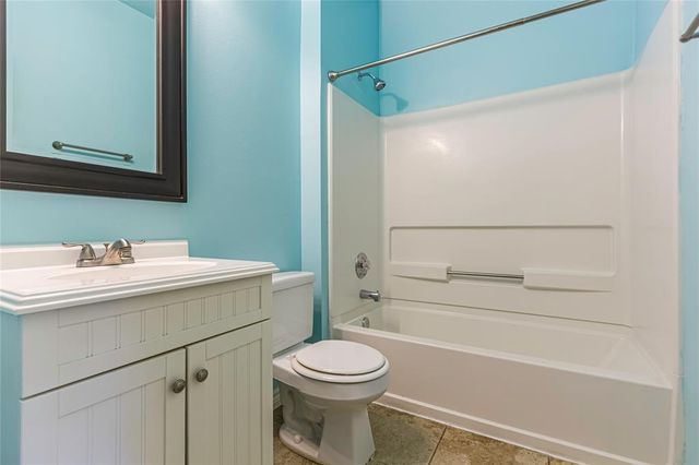 988 Birnham Woods Boulevard, Pasadena, TX 77503