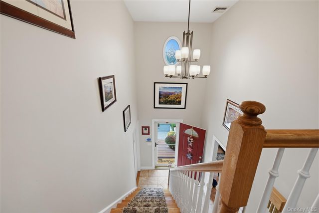 10 Albion Oval, Mahopac, NY 10541