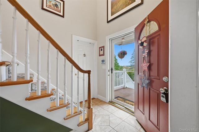 10 Albion Oval, Mahopac, NY 10541