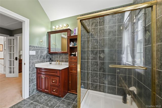 10 Albion Oval, Mahopac, NY 10541