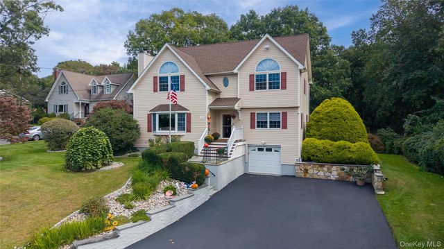 10 Albion Oval, Mahopac, NY 10541