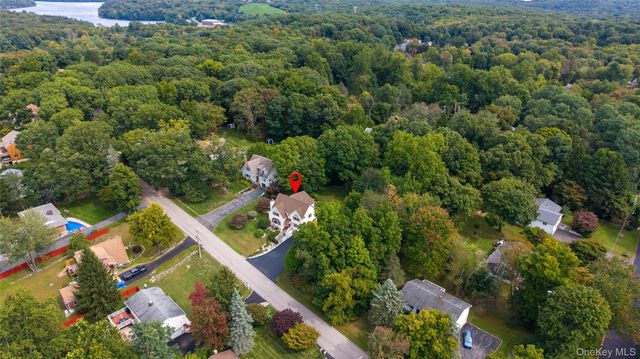 10 Albion Oval, Mahopac, NY 10541