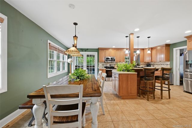 10 Albion Oval, Mahopac, NY 10541