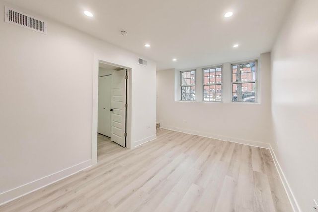 1437 W Oakdale Avenue G, Chicago, IL 60657