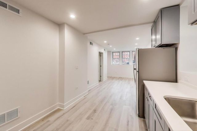 1437 W Oakdale Avenue G, Chicago, IL 60657