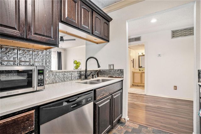 1500 Bay Area Boulevard 170, Houston, TX 77058