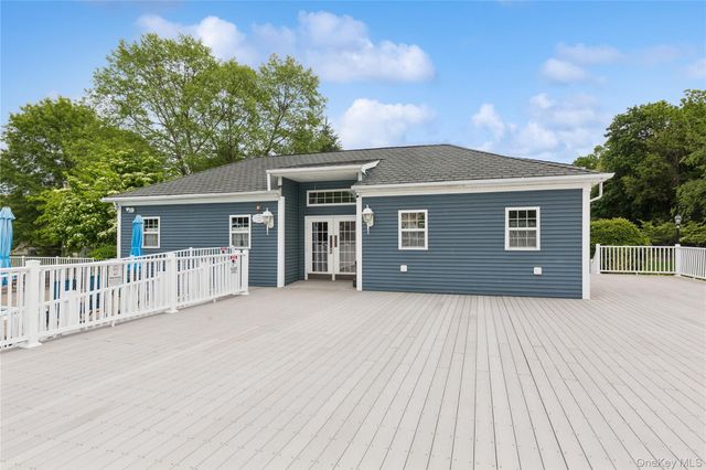 42 Blueberry Common, Riverhead, NY 11901