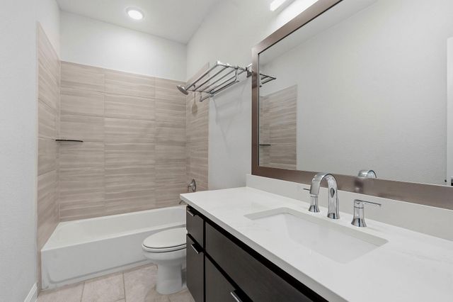 2414 Sunset Vista CIR 32, Spicewood, TX 78669