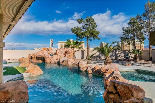 3245 West Landberg Avenue, Las Vegas, NV 89141