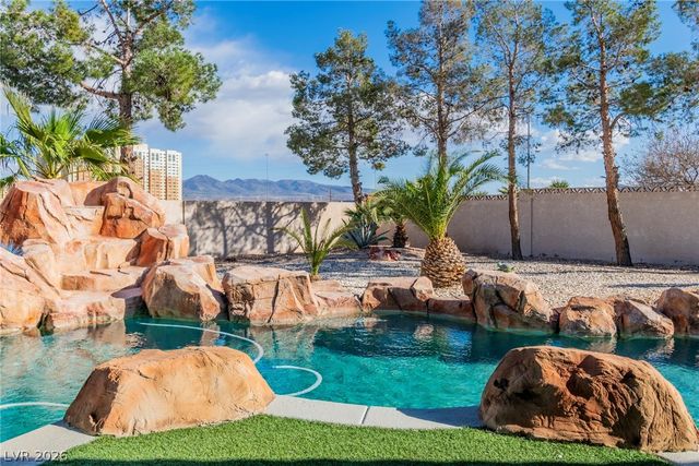 3245 West Landberg Avenue, Las Vegas, NV 89141