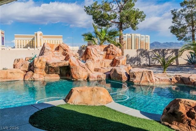 3245 West Landberg Avenue, Las Vegas, NV 89141