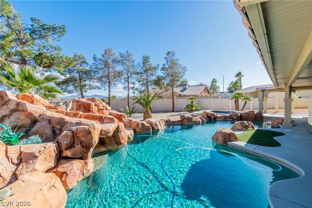 3245 West Landberg Avenue, Las Vegas, NV 89141