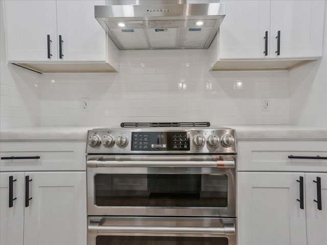813 Columbia Dr, Sacramento, CA 95864