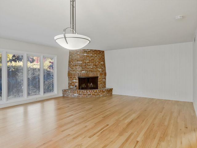 813 Columbia Dr, Sacramento, CA 95864