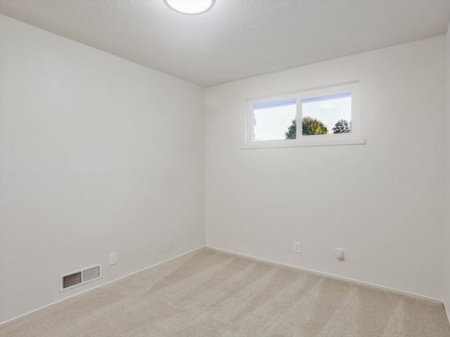 813 Columbia Dr, Sacramento, CA 95864