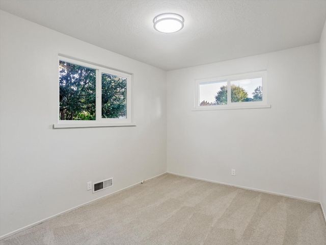 813 Columbia Dr, Sacramento, CA 95864