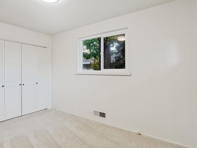 813 Columbia Dr, Sacramento, CA 95864