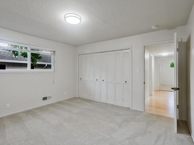 813 Columbia Dr, Sacramento, CA 95864