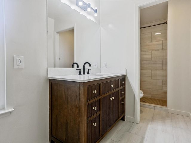 813 Columbia Dr, Sacramento, CA 95864