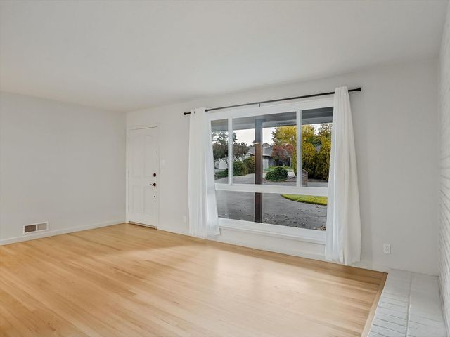 813 Columbia Dr, Sacramento, CA 95864