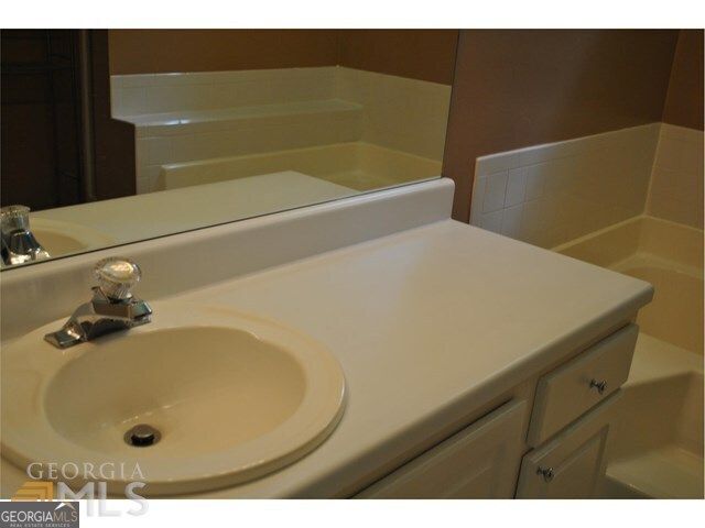 515 Edgewater Way, Mcdonough, GA 30253