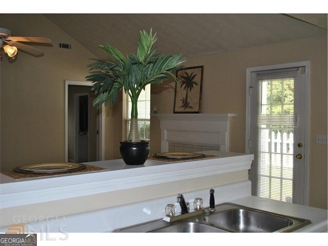 515 Edgewater Way, Mcdonough, GA 30253