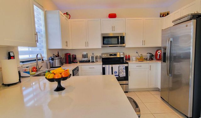 10902 W 33rd Way, Hialeah, FL 33018