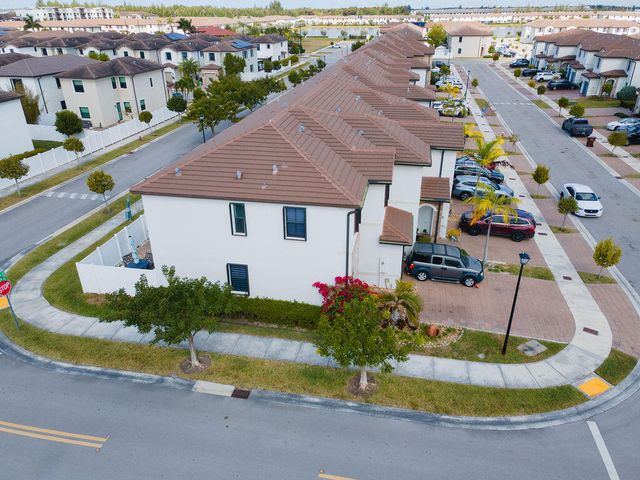 10902 W 33rd Way, Hialeah, FL 33018