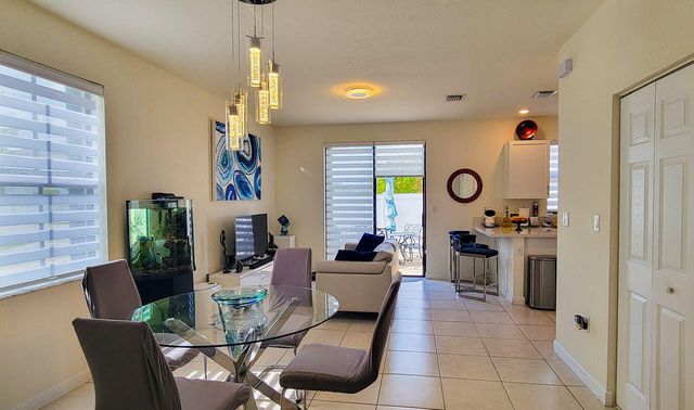 10902 W 33rd Way, Hialeah, FL 33018