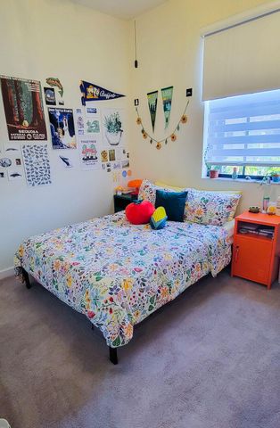 10902 W 33rd Way, Hialeah, FL 33018