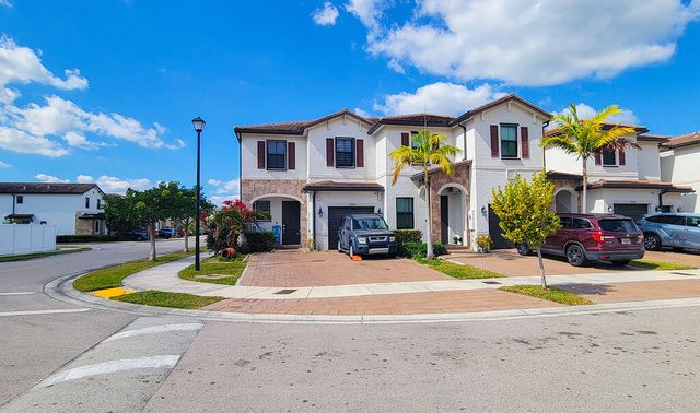 10902 W 33rd Way, Hialeah, FL 33018