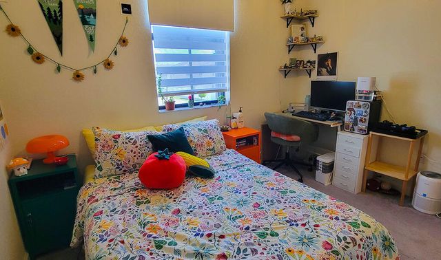 10902 W 33rd Way, Hialeah, FL 33018